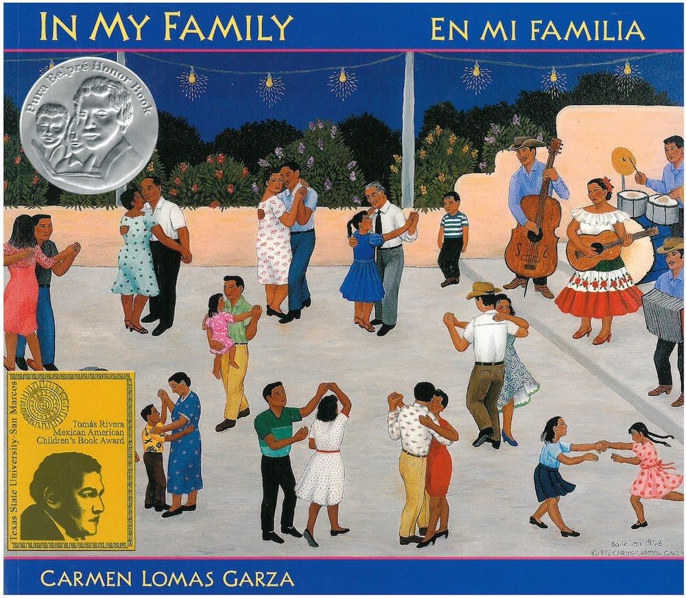 In My Family/En mi familia (Family Pictures) cover image