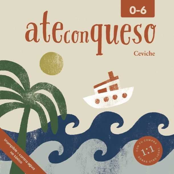 Illustration of a boat on blue waves with a palm tree and sun. Text: Ate con queso in bold, Ceviche, Modelo 1:1, and Irrompible. Contra agua y sol. Ribbon reads, Con tu compra donas otro igual. Ideal as a childrens book cover.